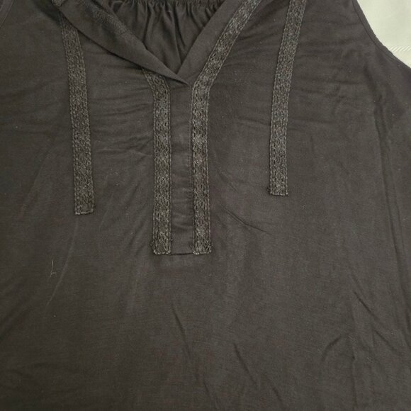 Women's Size Med Solid Black Sleeveless Embroidered Tunic - Picture 3 of 9
